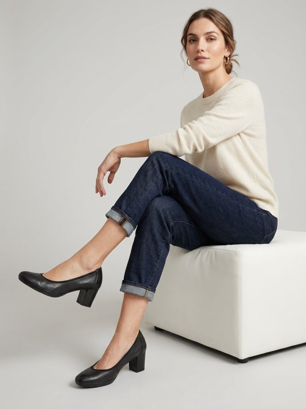 Shoe Embassy Women's Black Leather slip-on block heel pumps. EU 39